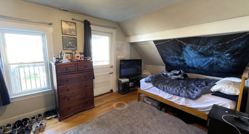 Building Photo - 14 Dow St