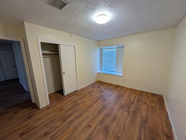 Building Photo - 3138 Windmill St