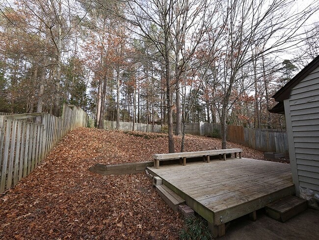 Building Photo - 4908 Pine Cone Dr