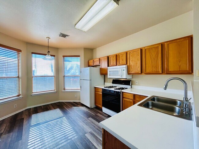 Building Photo - 2707 Westhampton Ct