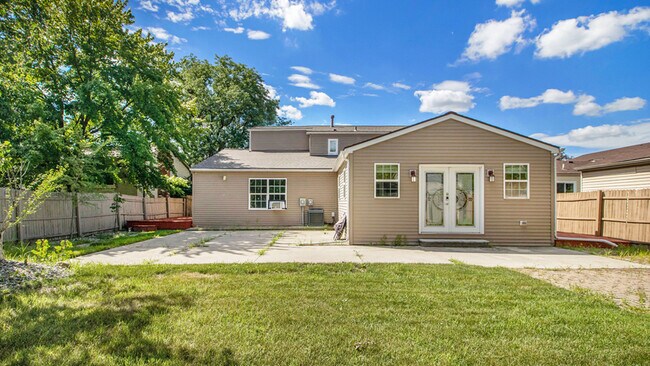 Building Photo - 41760 Wayside Dr