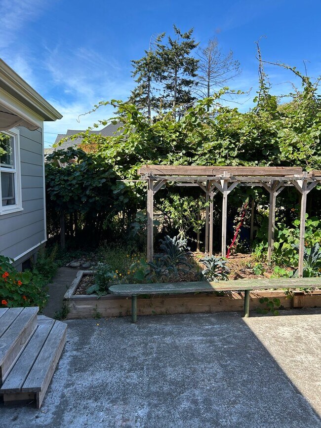 Building Photo - Charming 4-Bedroom Home Near Cal Poly Humb...