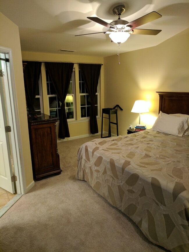 Building Photo - 850 Rockcreek Rd