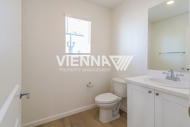 Building Photo - Brand NEW Antelope Home is RENT READY!!