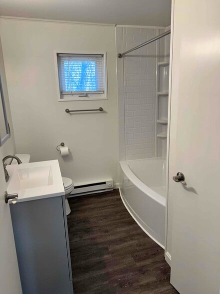 Building Photo - 173 High St