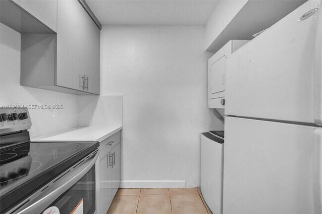 Building Photo - 10015 NW 4th St