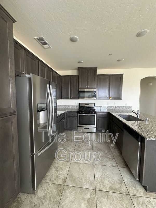 Building Photo - 3208 N Rova Ct