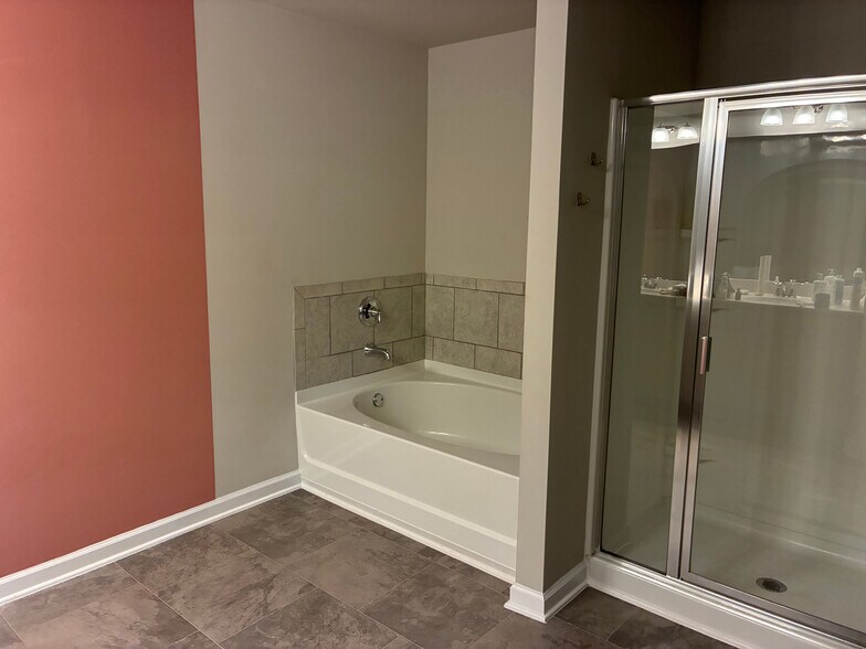 Building Photo - Room in Townhome on The Way Pl