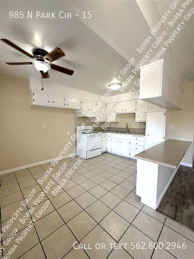 Primary Photo - 985 N Pk Cir