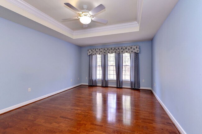 Building Photo - Low Maintenance Living in Williamsburg