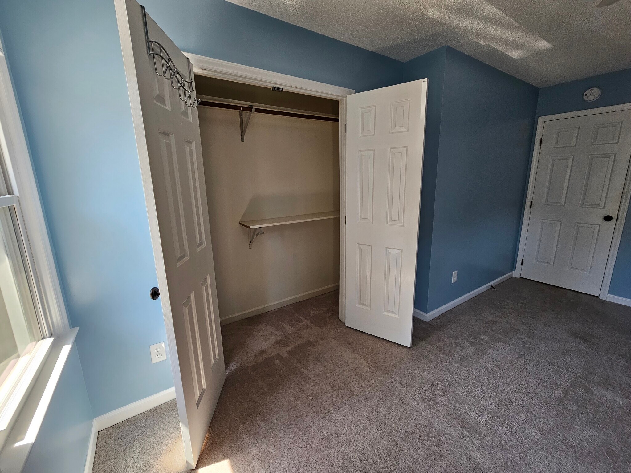 Building Photo - 117 Forest Oaks Dr