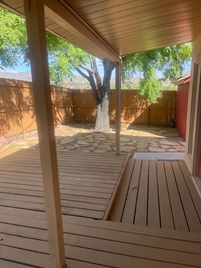 Building Photo - Coming Nov 17 - 3 Bedroom 2 Bath home in C...