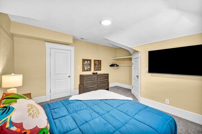 Building Photo - FULLY FURNISHED HISTORIC CHARMER BETWEEN UNR & DOWNTOWN – UTILITIES INCLUDED, MODERN UPGRADES, PR...