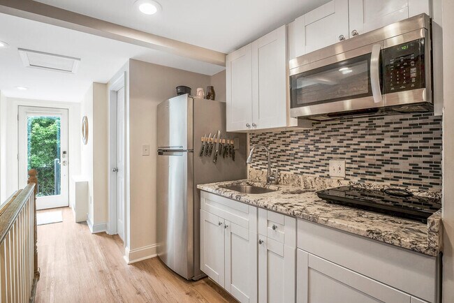 Third Level - Kitchenette - 451 Park Rd NW
