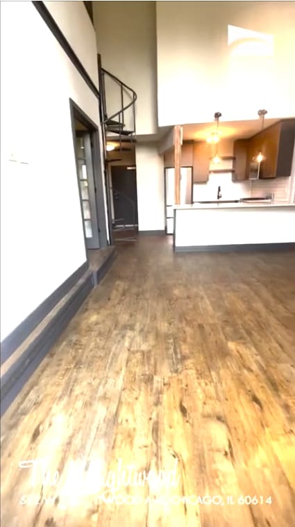 Building Photo - 518 W Wrightwood Ave