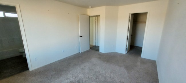 Building Photo - 7604 E 44th Pl