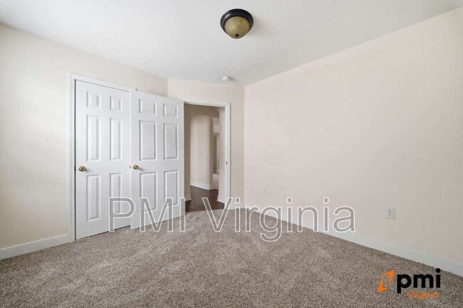 Building Photo - 324 W 36th St