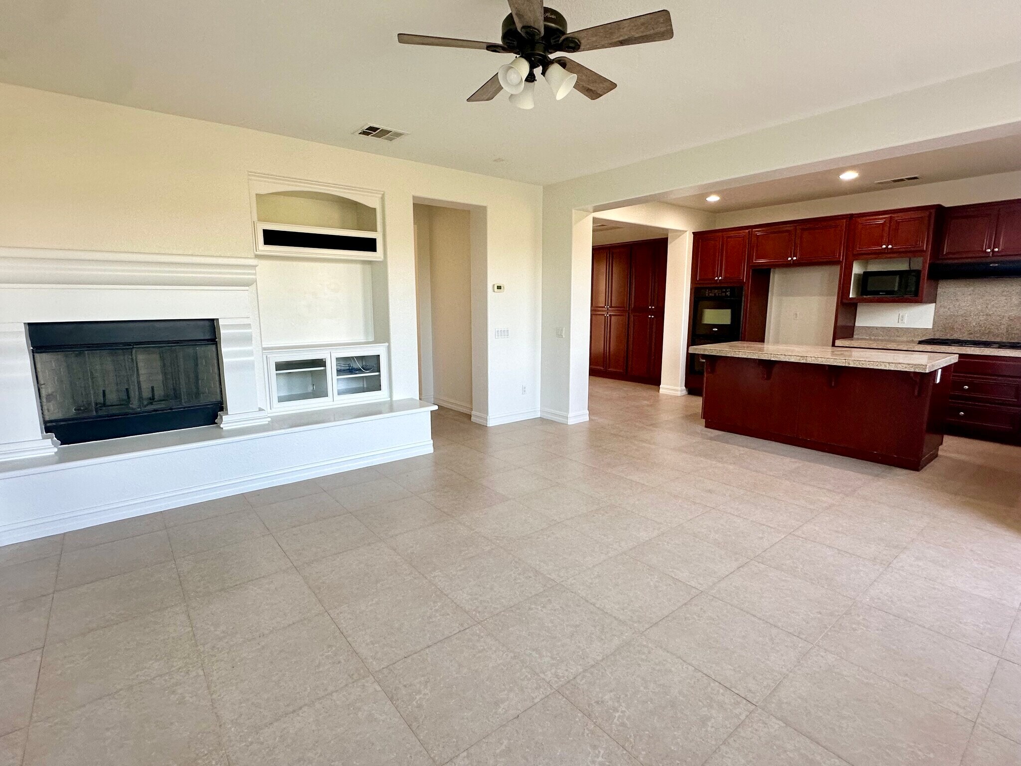 Building Photo - 1976 Lakota St