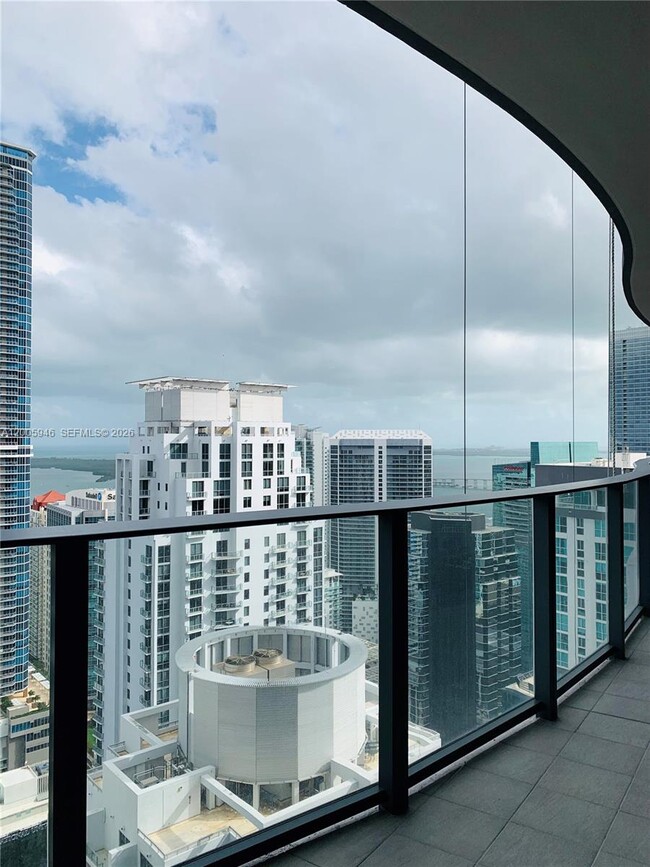 Building Photo - 1000 Brickell Plaza