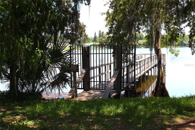 Building Photo - 2228 Lake Holloway Blvd