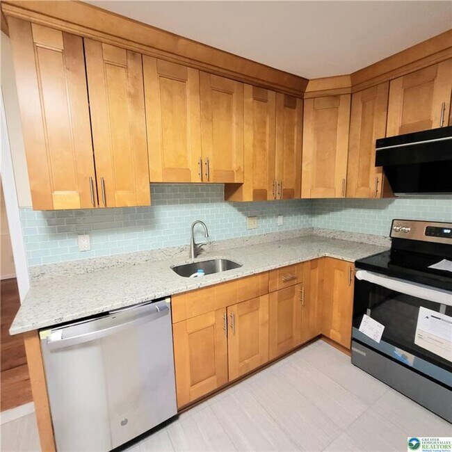 Building Photo - 1081 Barnside Rd