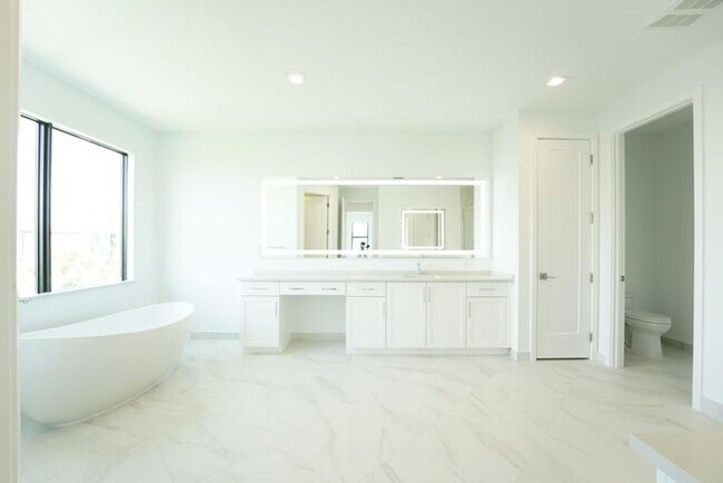 Building Photo - 9099 Silver Marsh Ln