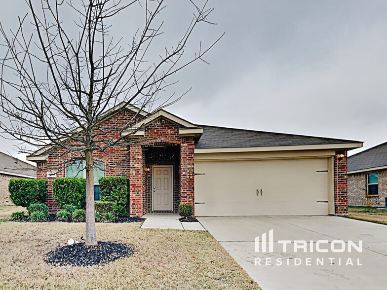 Building Photo - 3025 Iris Dr