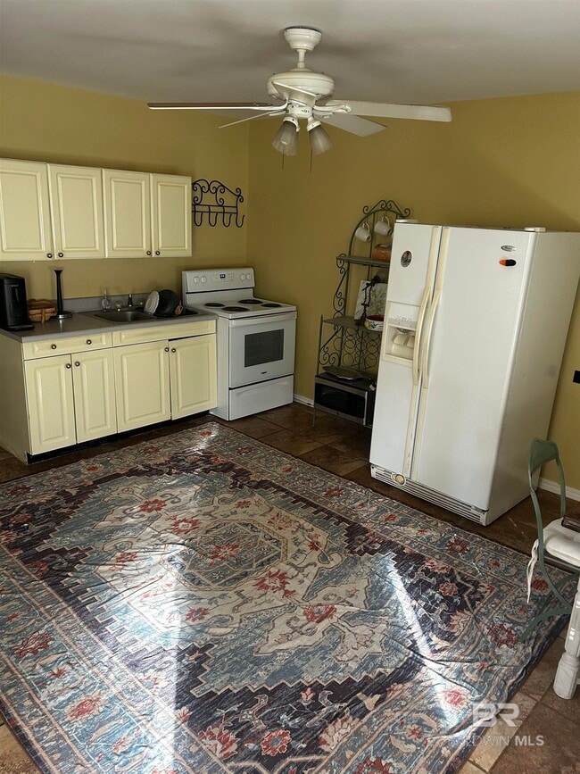 Building Photo - 22985 High Ridge Rd