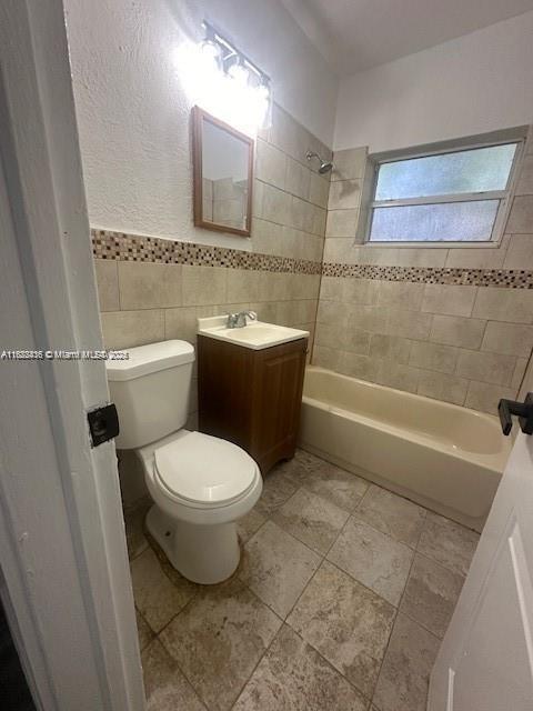 Building Photo - 2154 NE 168th St