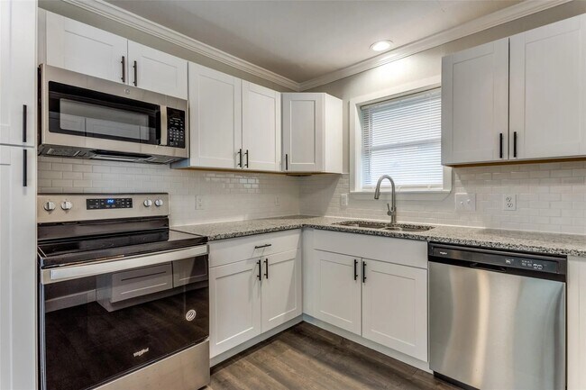 Building Photo - 4018 Western Cir