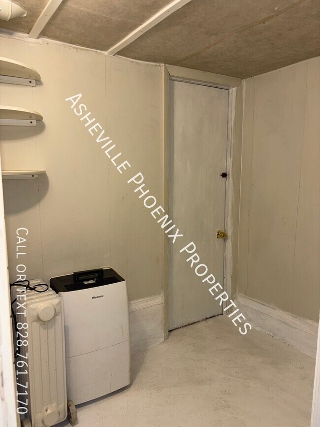 Building Photo - 49 Pine St