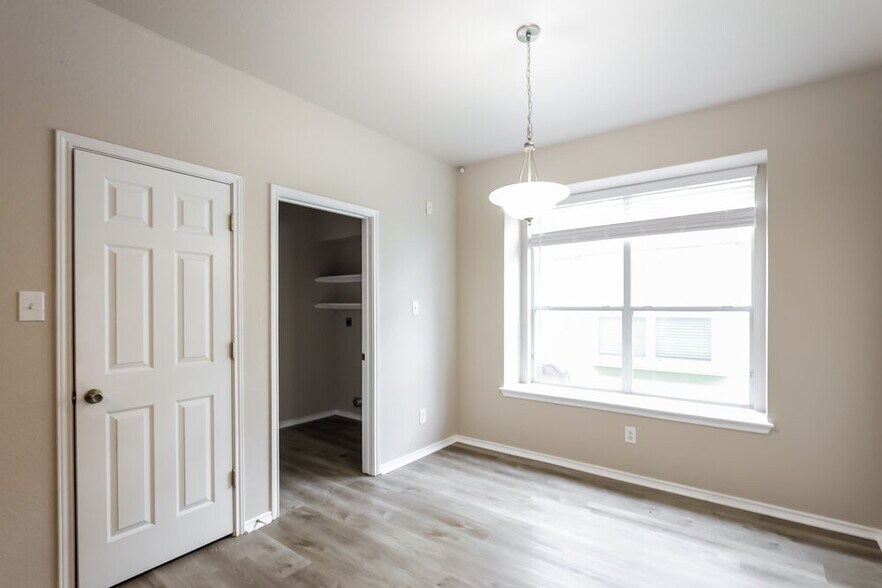 Building Photo - 15327 Nesting Way