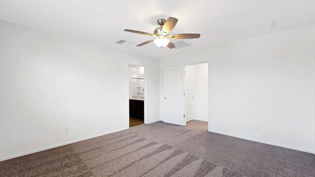 Building Photo - Gorgeous 4 year old home!