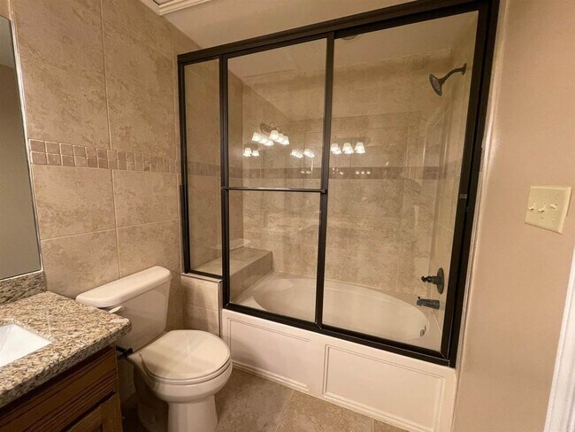 Building Photo - 2600 E San Jose St