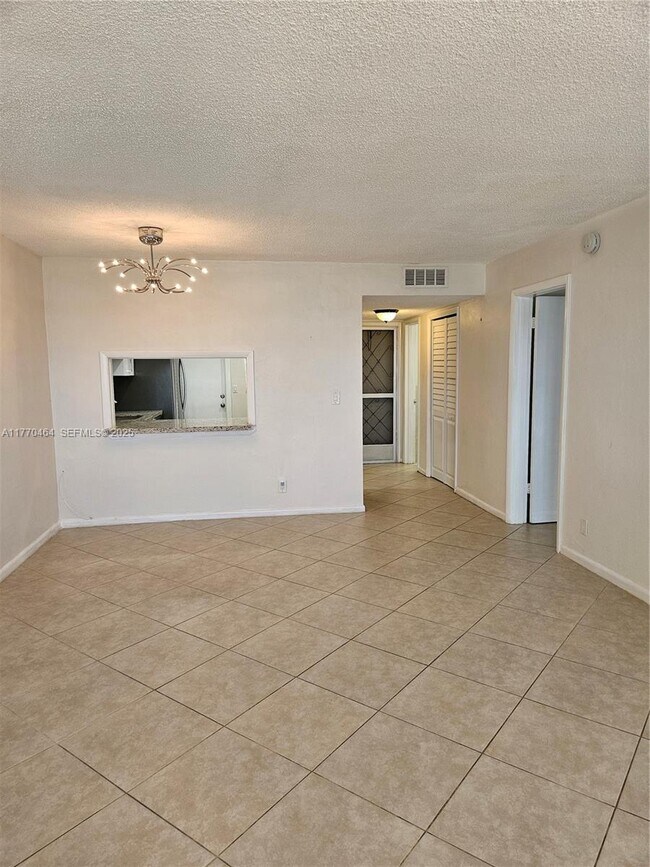 Building Photo - 330 SE 2nd St