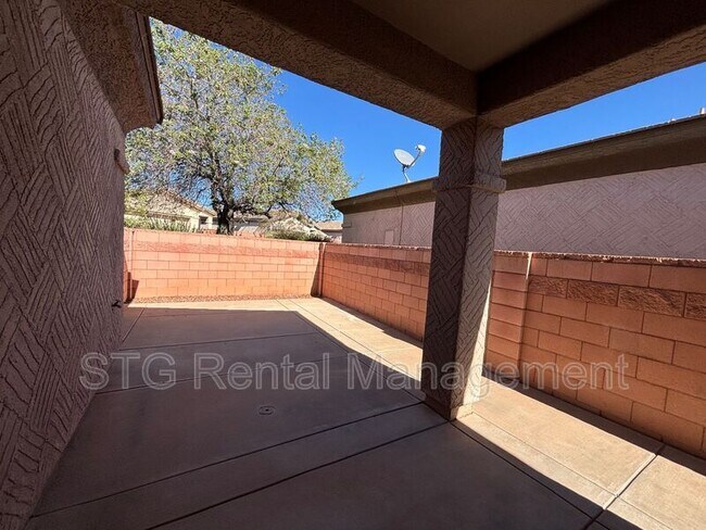 Building Photo - 3753 E Canyon Crest Ave