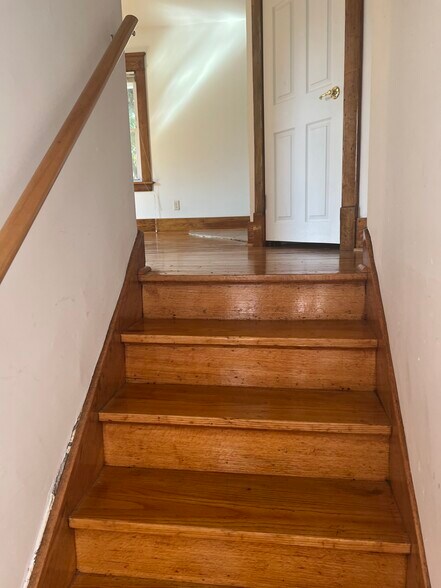 Building Photo - 2417 Woodland Ave