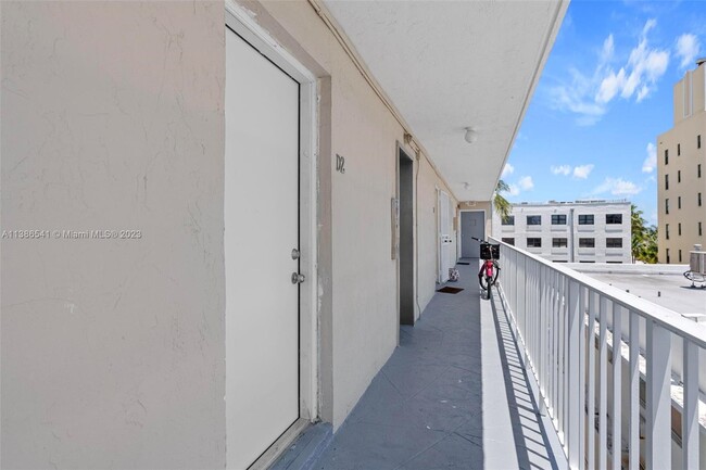 Building Photo - 1357 Collins Ave