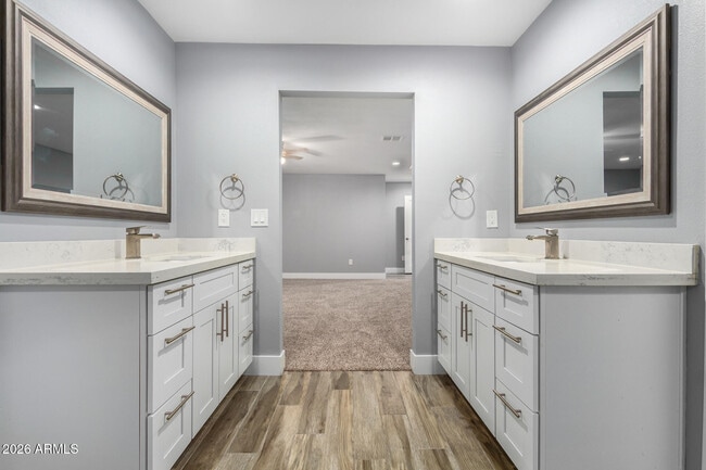 Building Photo - 3520 S Poplar St