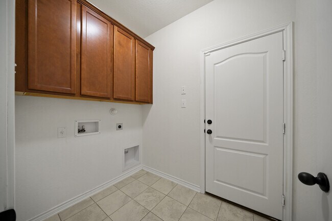 Building Photo - 4229 Gale Meadows