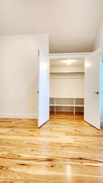 Building Photo - 2200 W 32nd St