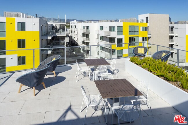 Building Photo - 2929 Pennsylvania Ave