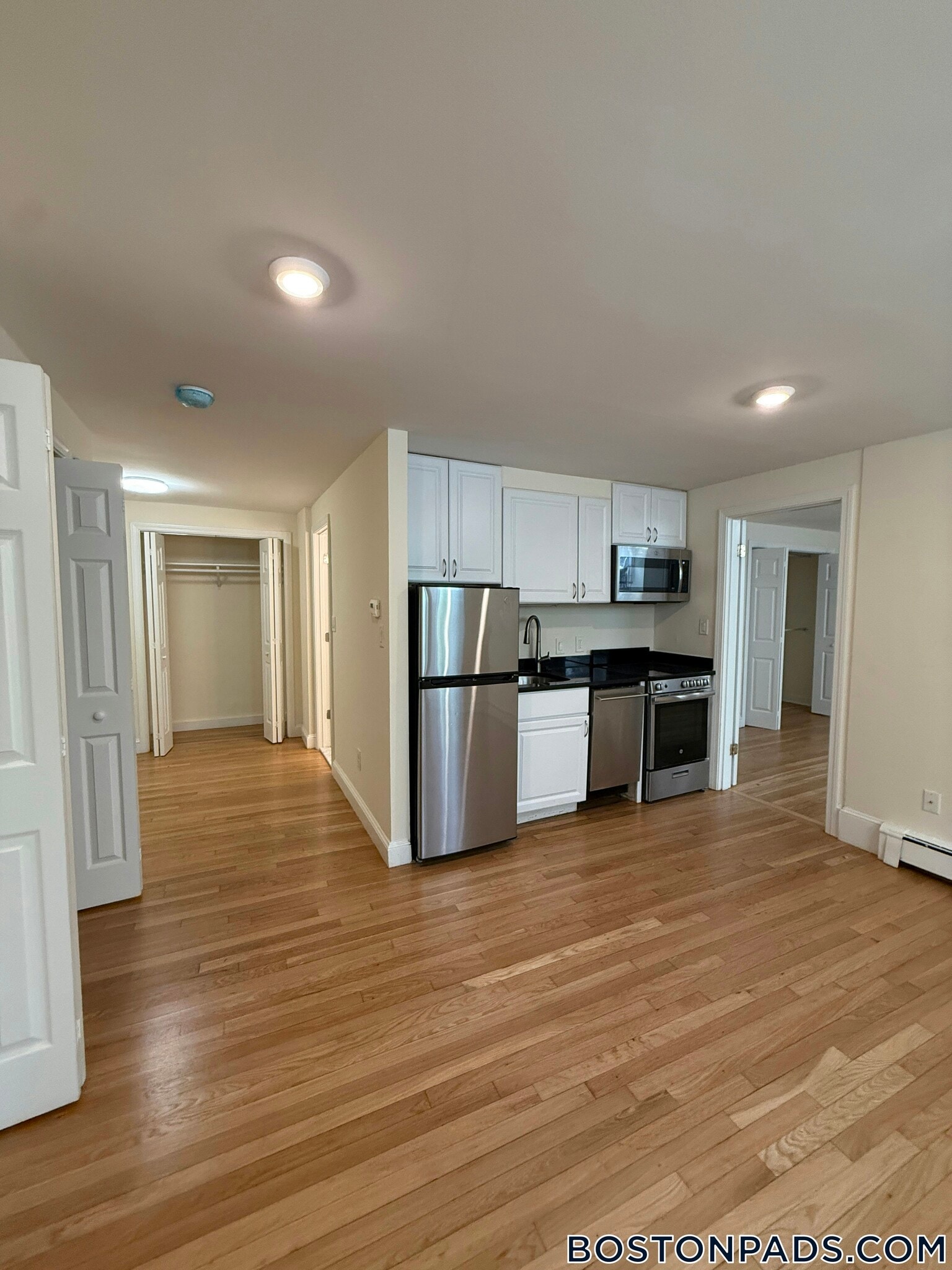 Building Photo - 17 Fairbanks St