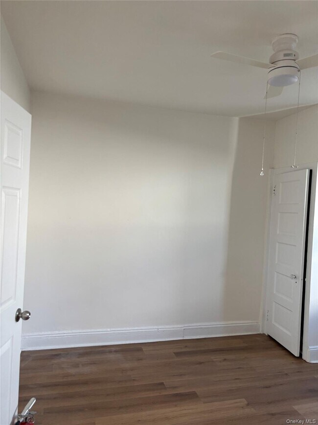 Building Photo - 166 Lake Ave