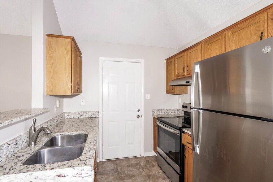 Building Photo - 5596 Walden Valley Cove