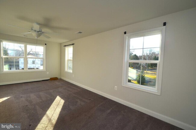 Building Photo - 3541 Oak Dr