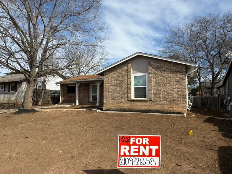 Building Photo - 6718 Pear Tree