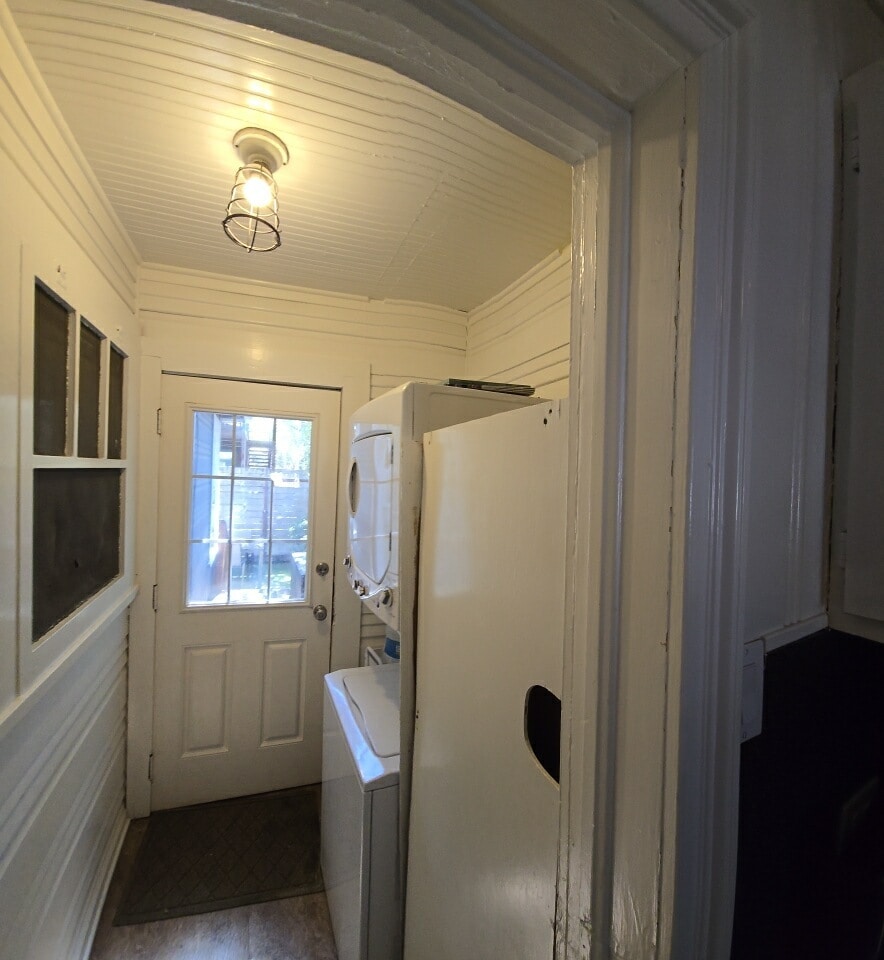 Building Photo - 118 Callaghan Ave