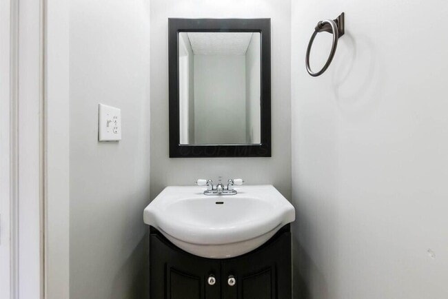 Building Photo - 2439 Sutter Pkwy