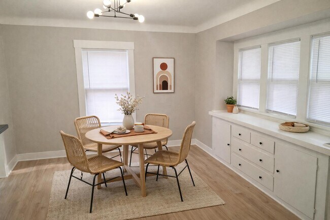 Building Photo - 1812 Kensington Rd